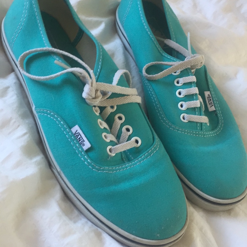 Vans - Picture 3 of 4